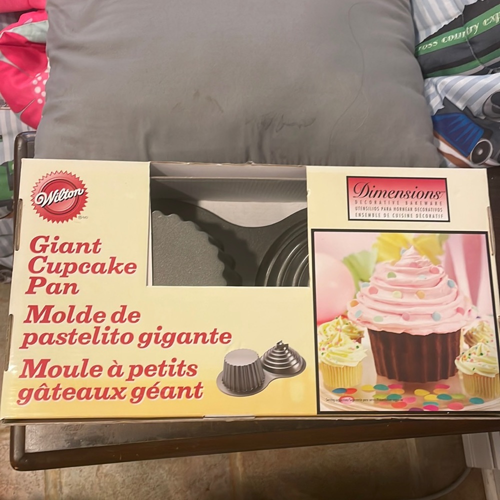 Cake pan